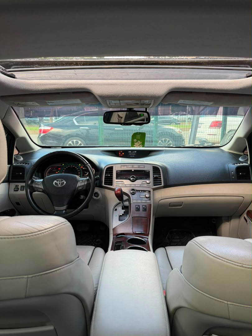 
								DEAL‼️ SLIGHTLY USED 2010MODEL  TOYOTA VENZA  FULL OPTION  DOUBLE PANO  ORIGINAL DUTY BUY AND FLEX  💰N11,500,000. ABUJA full									