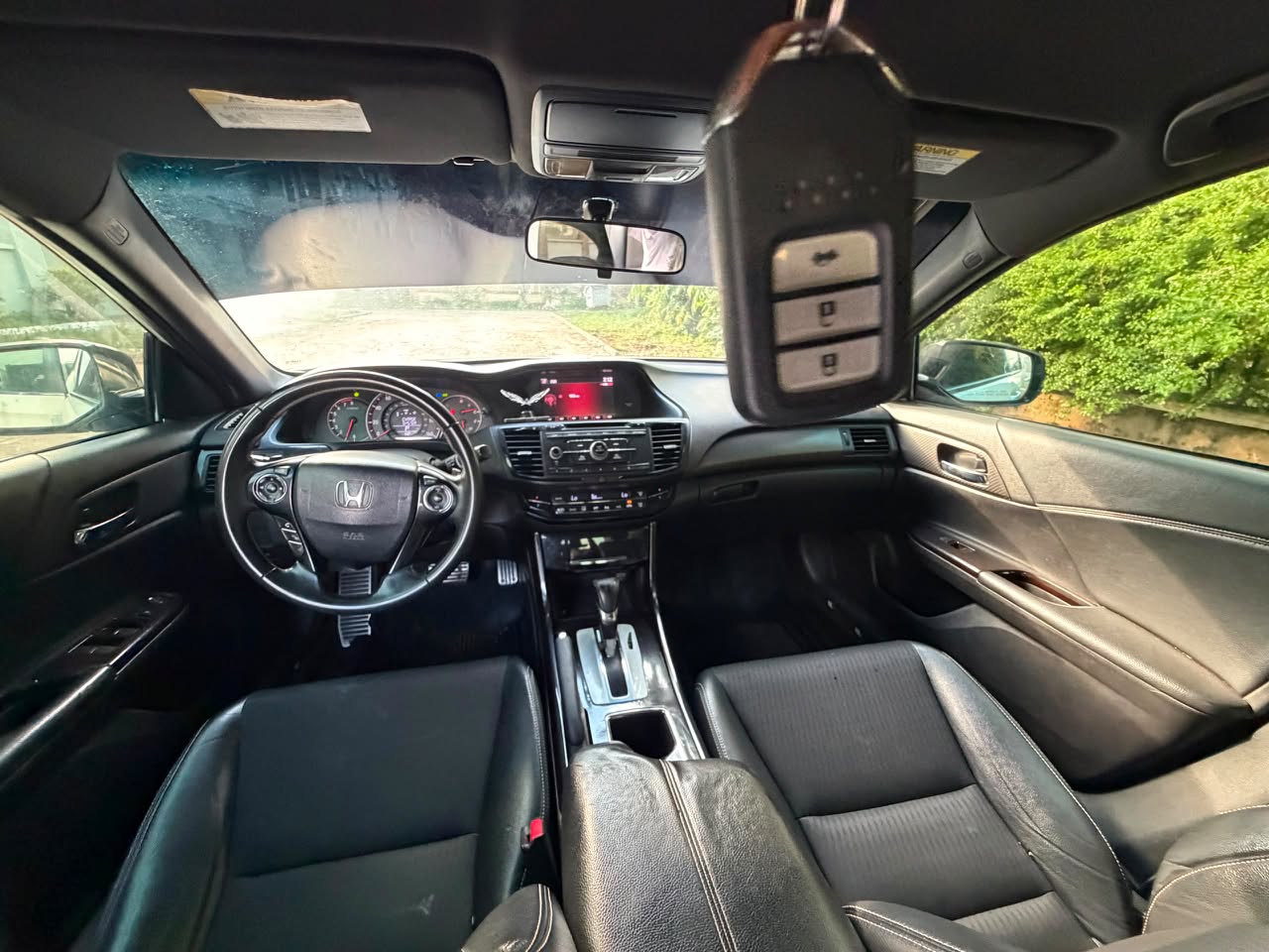 
								Quick Sale ‼️   ✨Extremely clean used 2016 Honda accord nothing to fix  Fullest Option Sunroof 💢 Keyless Entry  Price 9m only  Location 📍 Abuja deal 🤝 Games village Estate @ owner house 🏡 car with me full									