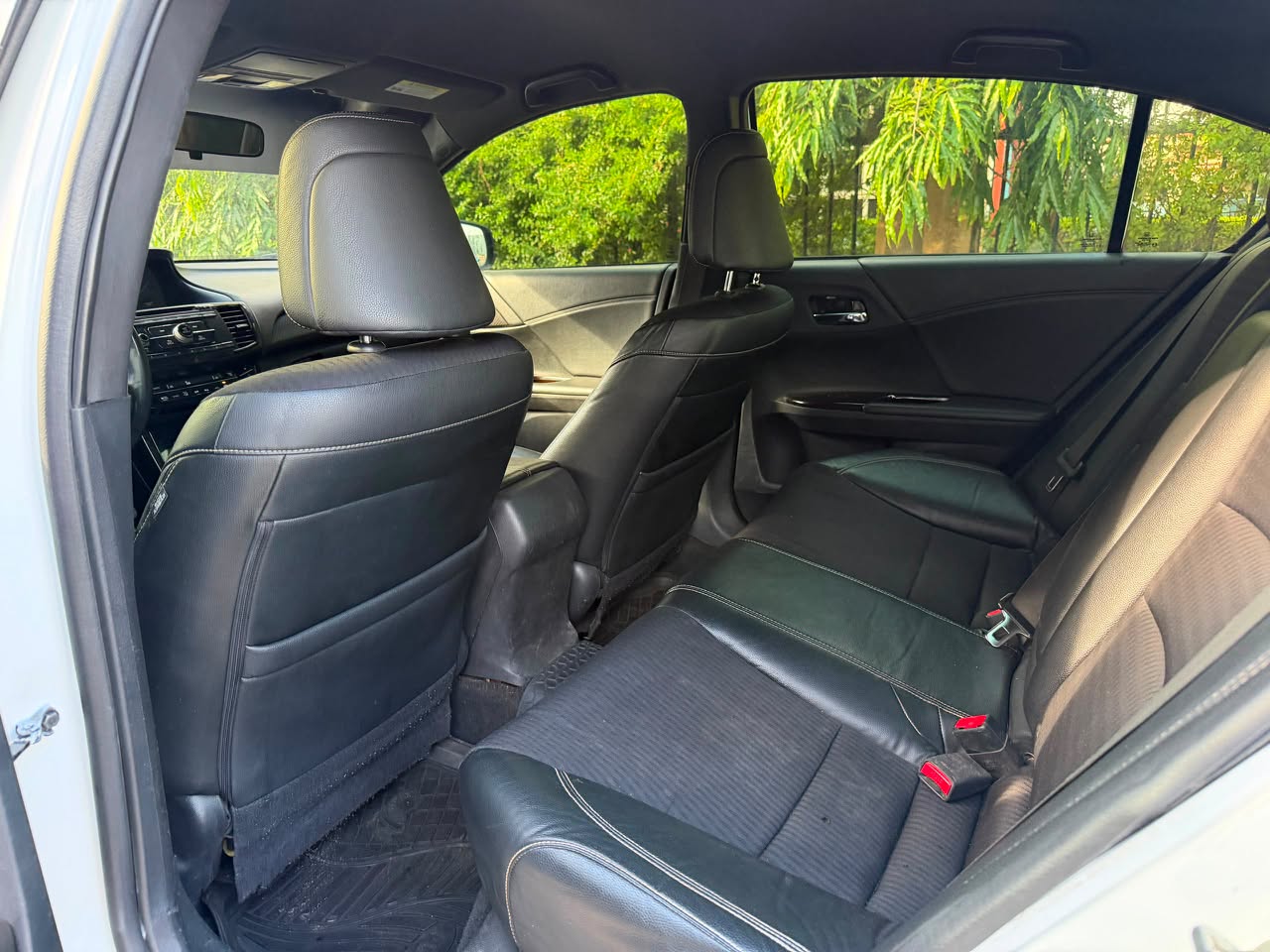 
								Quick Sale ‼️   ✨Extremely clean used 2016 Honda accord nothing to fix  Fullest Option Sunroof 💢 Keyless Entry  Price 9m only  Location 📍 Abuja deal 🤝 Games village Estate @ owner house 🏡 car with me full									