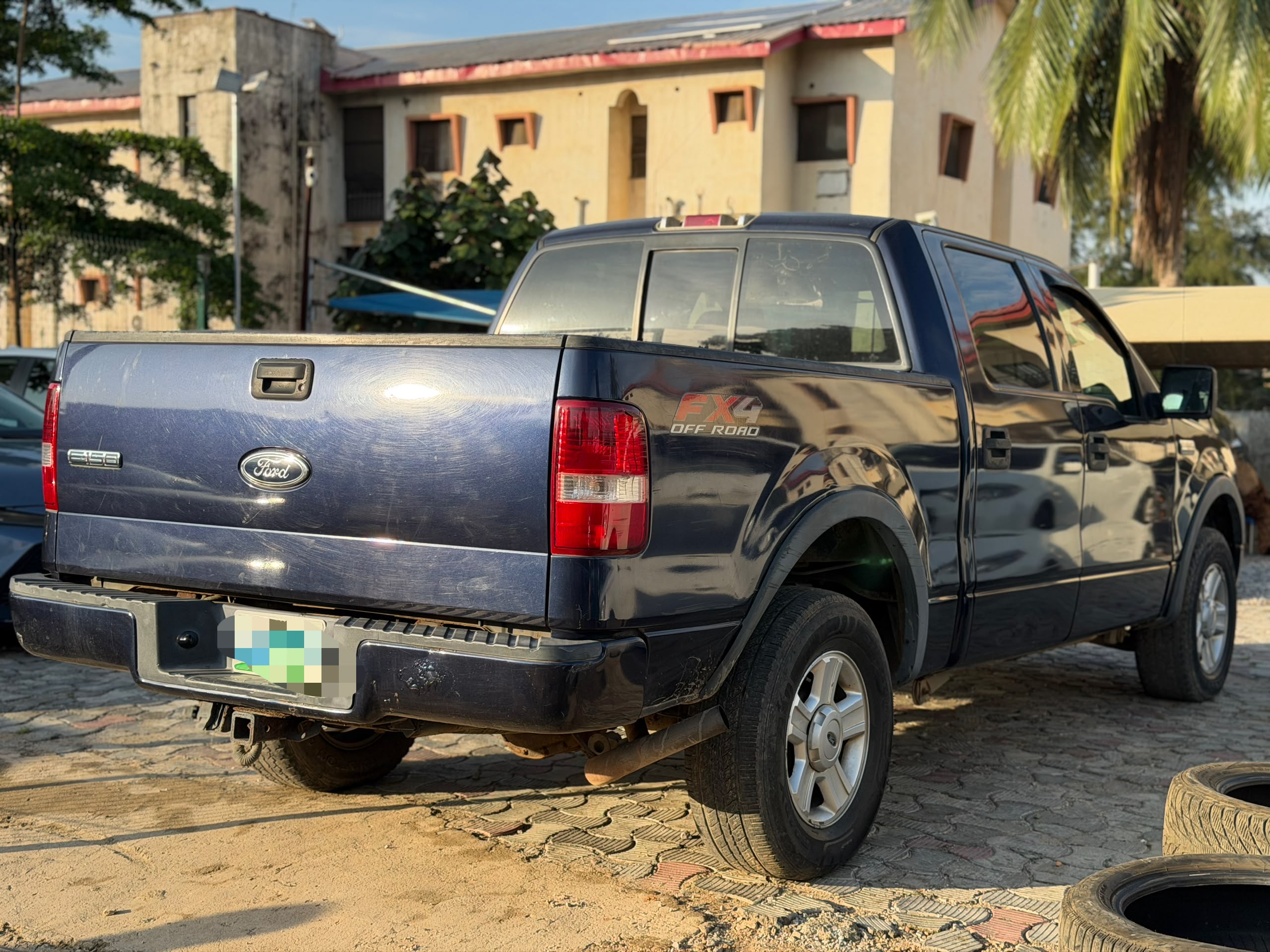 
								QUICK SALE!! 🚨  2004 Ford F-150 FX4 Off-Road Extremely clean • Everything working perfectly • Buy & Drive  💰 ₦8.6 Million 📍 Abuja full									