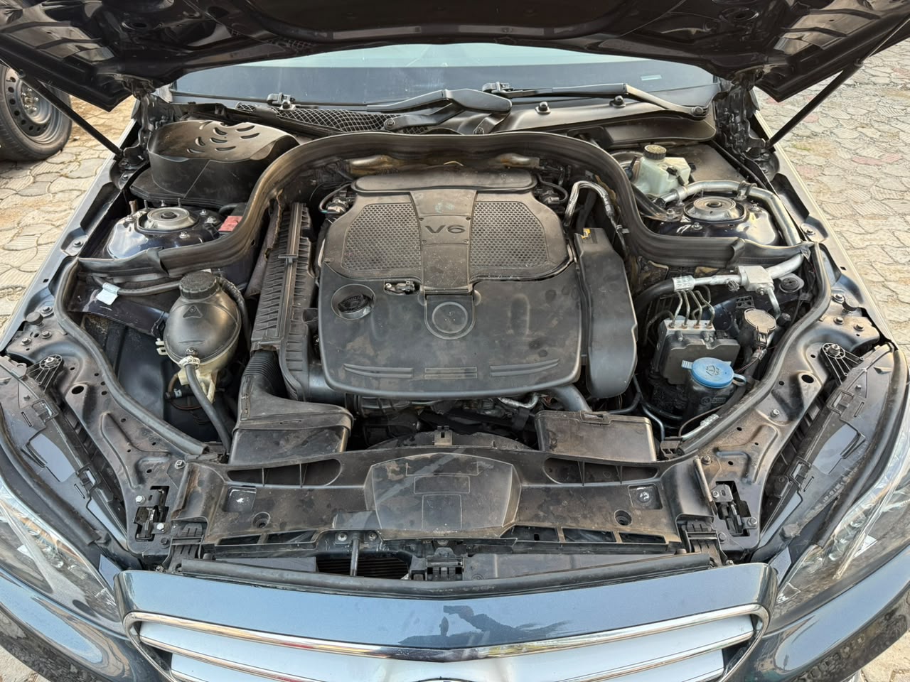 
								NIGERIANUSED MERCEDES BENZ E350 2014 .    Sunroof, Buy and drive, Nothing to fix, everything working perfectly.   Buy and drive.   💰 14 M 📍Abuja  🚨 Hurry before SOLD! full									