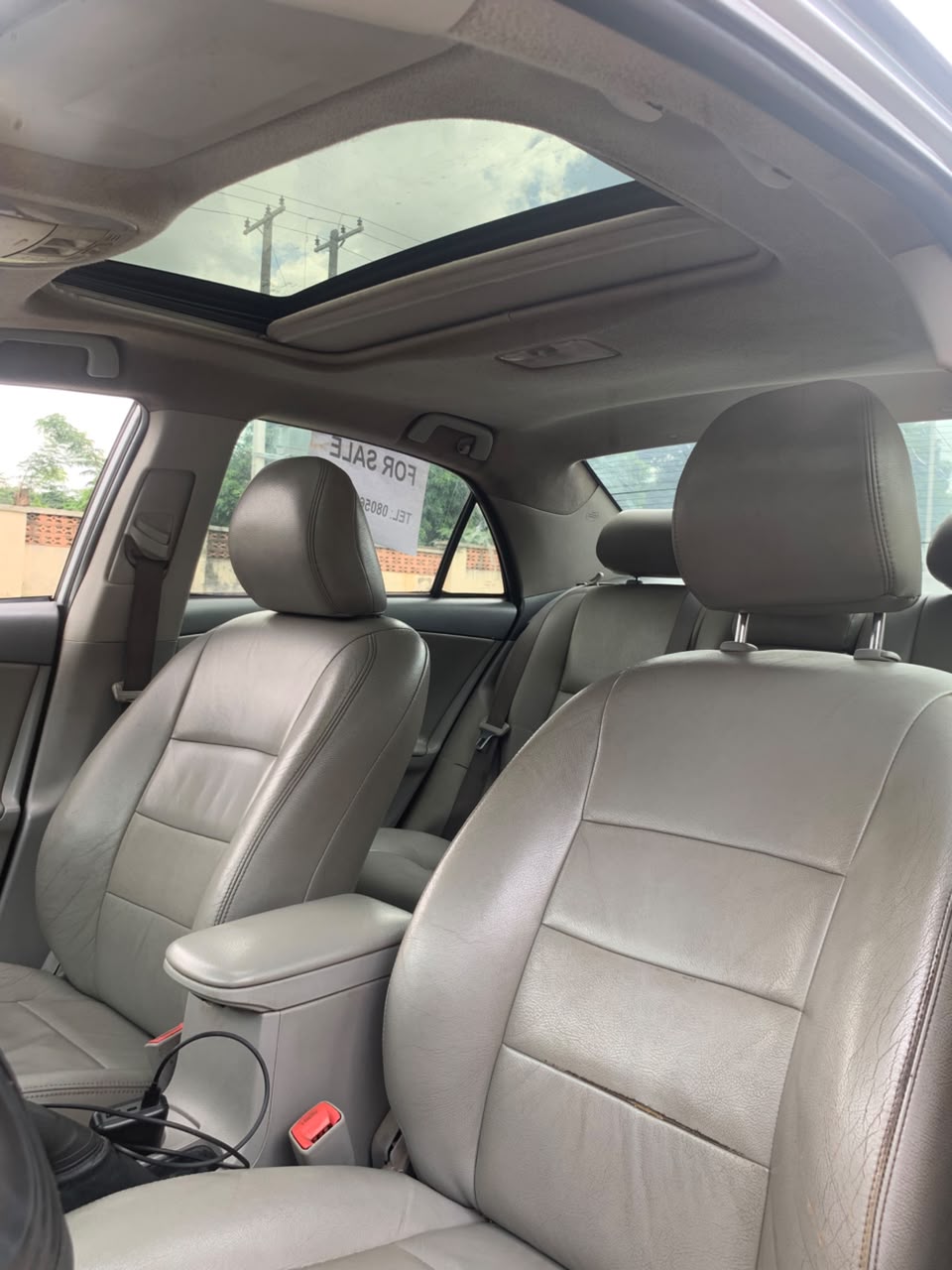
								DISTRESS ALERT  BELGIUM GRADE TOYOTA COROLLA 2011 MODEL KEYLESS OPEN ROOF ENGINE AND GEARBOX UNTEMPERED AC CHILLING GOING FOR 8.5M LOCATION ABUJA DEAL full									