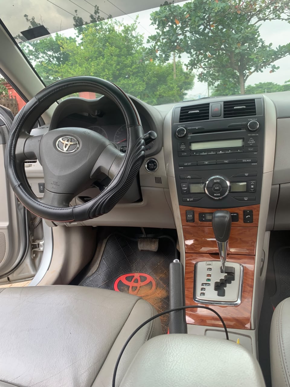 
								DISTRESS ALERT  BELGIUM GRADE TOYOTA COROLLA 2011 MODEL KEYLESS OPEN ROOF ENGINE AND GEARBOX UNTEMPERED AC CHILLING GOING FOR 8.5M LOCATION ABUJA DEAL full									