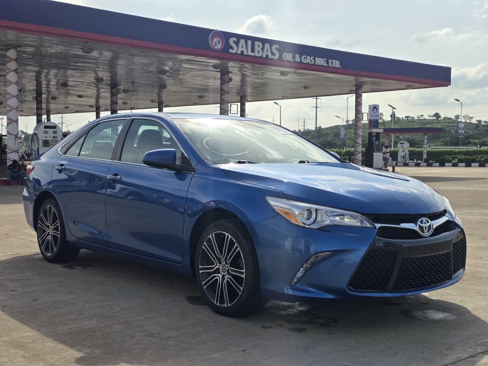 
								Good Deal: Extremely clean First body foreign used 2016 Toyota Camry SE Special Edition with Wireless charger, keyless, Bsm & Sunroof. going for just 16,000,000 full									