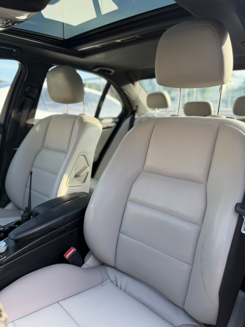 
								CLEAN BELGIUM GRADE 2011 MERCEDES C300 IN PRISTINE CONDITION PRICE: 7M full									