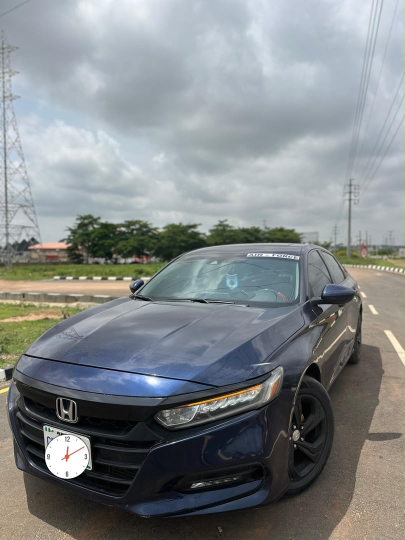 
								Giveaway Deal‼️‼️‼️ (92k Mileage) Grade A (Carefully Used) 2018 Honda Accord (Touring) car is in pristine condition (Nothing To Fix) Fullest Option (Keyless Back Ac Vent & Sunroof) with duty going for just 16.2m LAST with sambo with me Lugbe Abuja📍  ZERO CHAIN DEAL full									