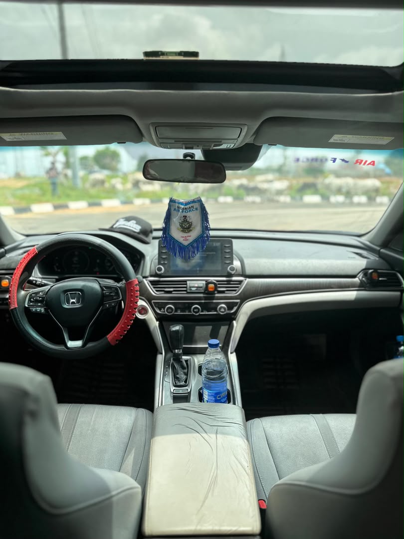 
								Giveaway Deal‼️‼️‼️ (92k Mileage) Grade A (Carefully Used) 2018 Honda Accord (Touring) car is in pristine condition (Nothing To Fix) Fullest Option (Keyless Back Ac Vent & Sunroof) with duty going for just 16.2m LAST with sambo with me Lugbe Abuja📍  ZERO CHAIN DEAL full									