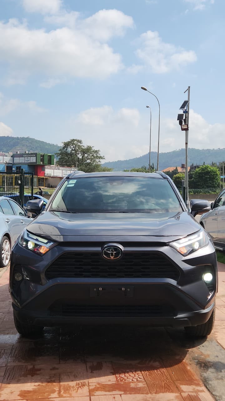 
								2024 two months used RAV4 Xle with original duty, keyless with open roof 35m owner full									