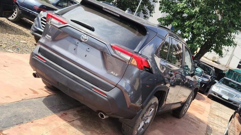 2024 two months used RAV4 Xle with original duty, keyless with open roof 35m owner