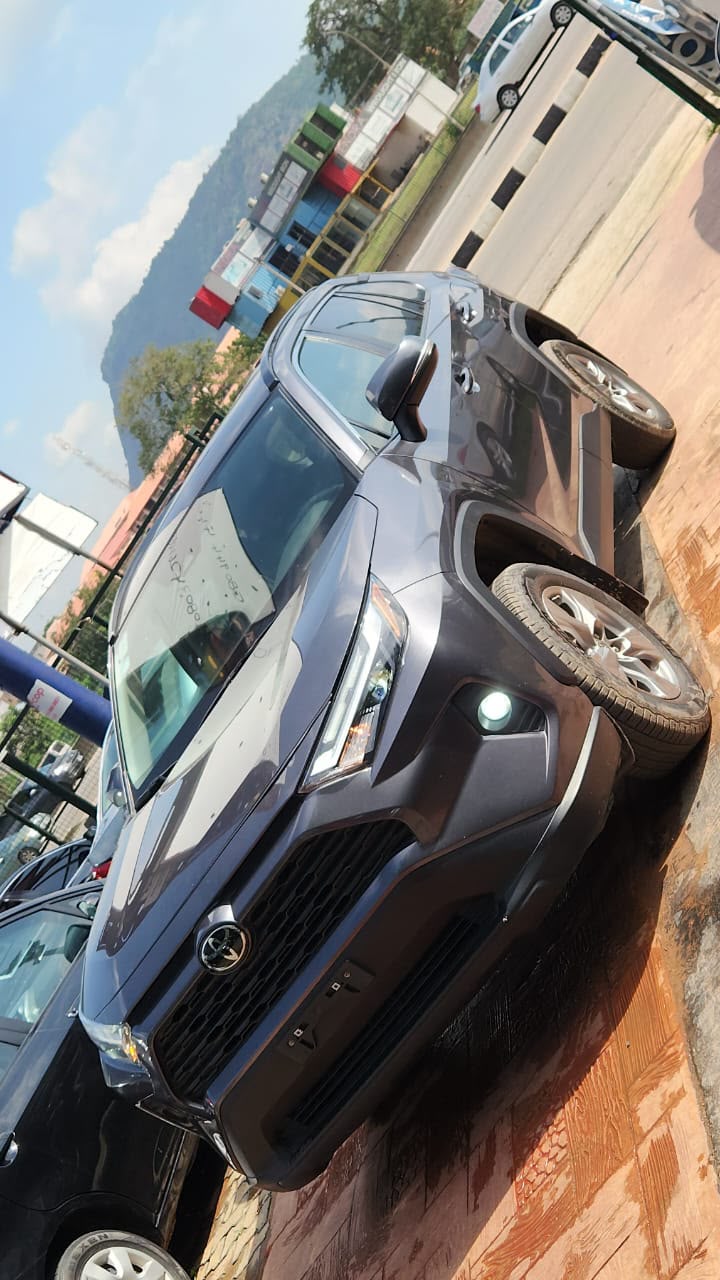 
								2024 two months used RAV4 Xle with original duty, keyless with open roof 35m owner full									