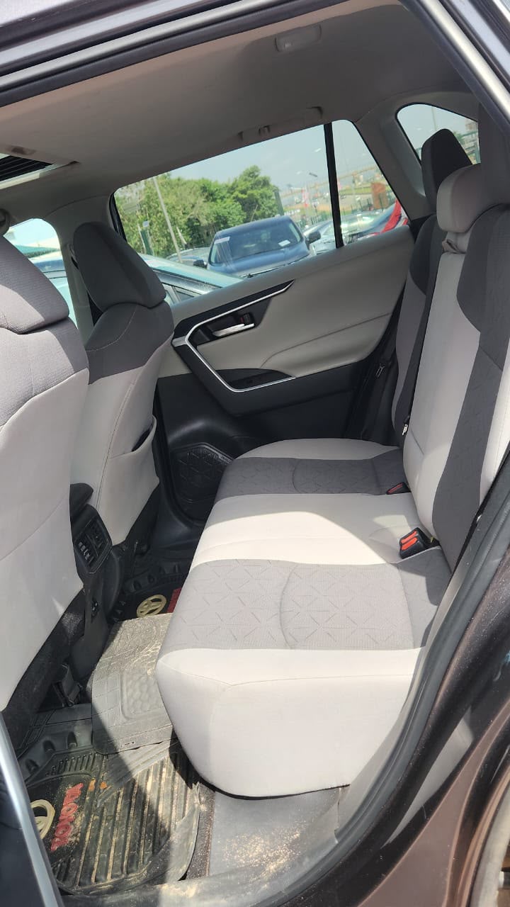 
								2024 two months used RAV4 Xle with original duty, keyless with open roof 35m owner full									