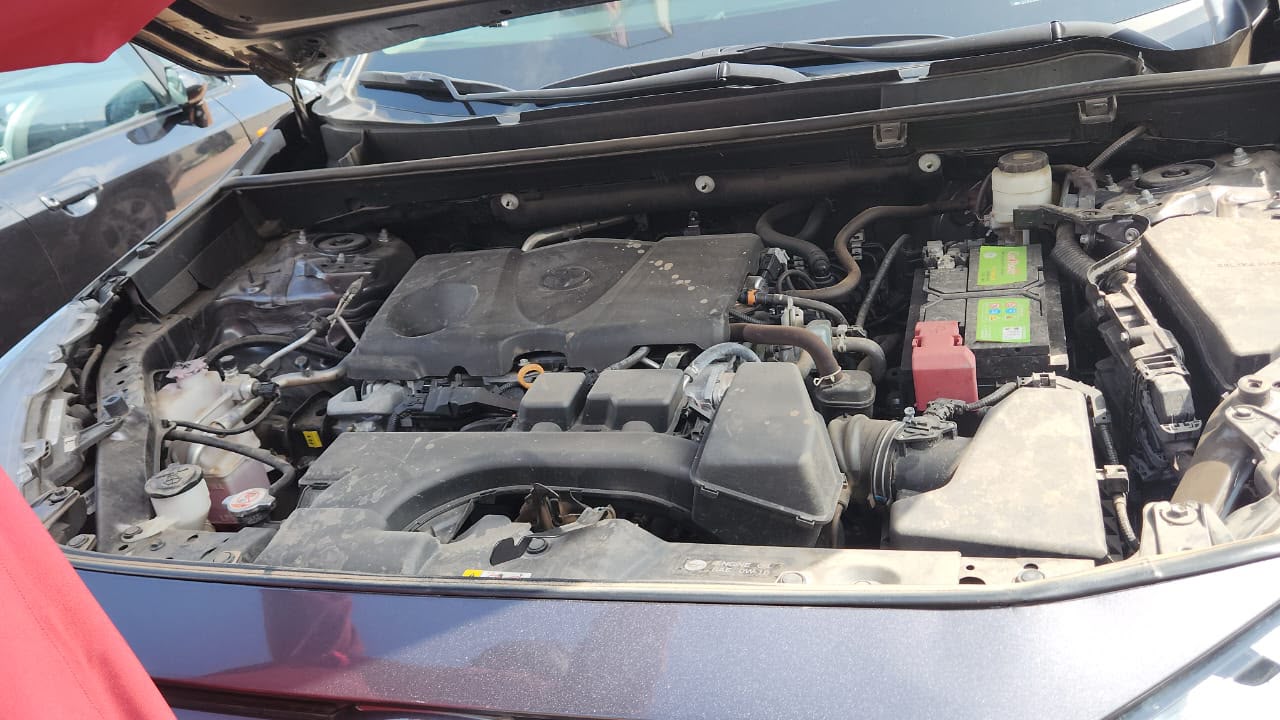 
								2024 two months used RAV4 Xle with original duty, keyless with open roof 35m owner full									