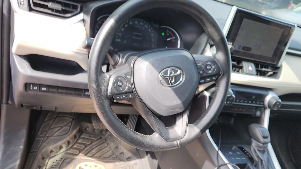 
								2024 two months used RAV4 Xle with original duty, keyless with open roof 35m owner full									