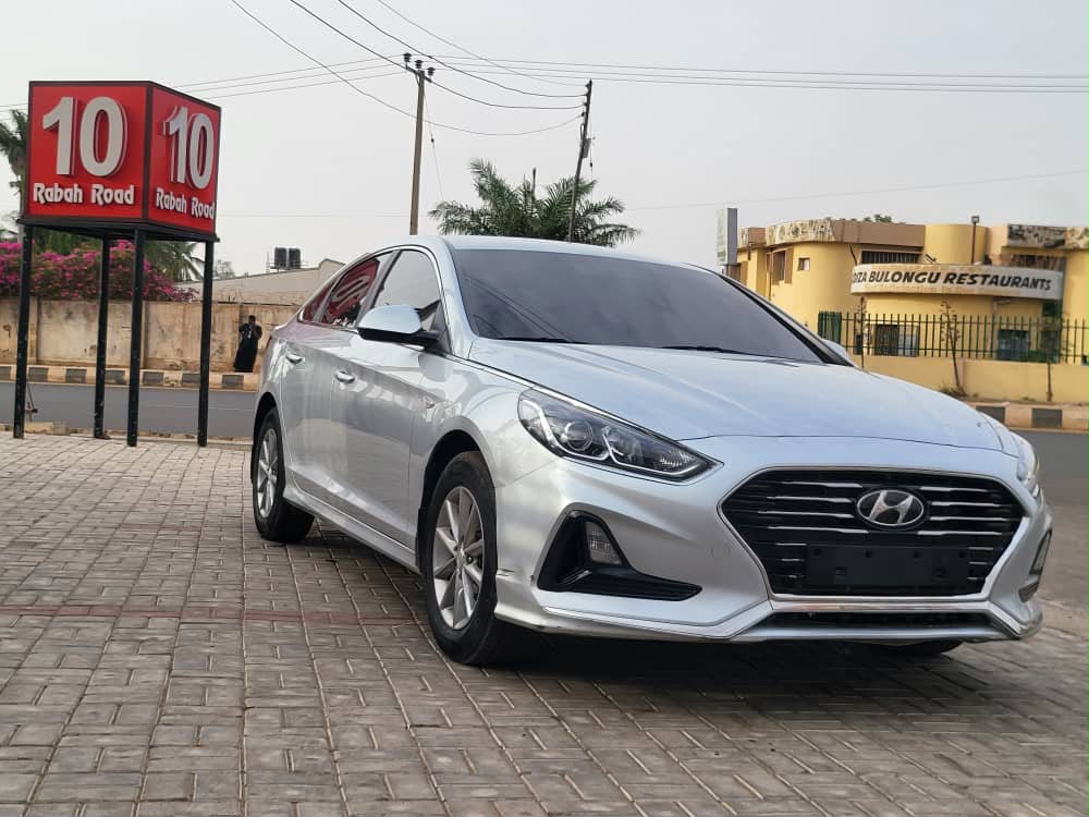 
								Mad distress Two months registered owner is in need of money offer only last 24hrs 11M 2018 Hyundai Sonata Abuja full									