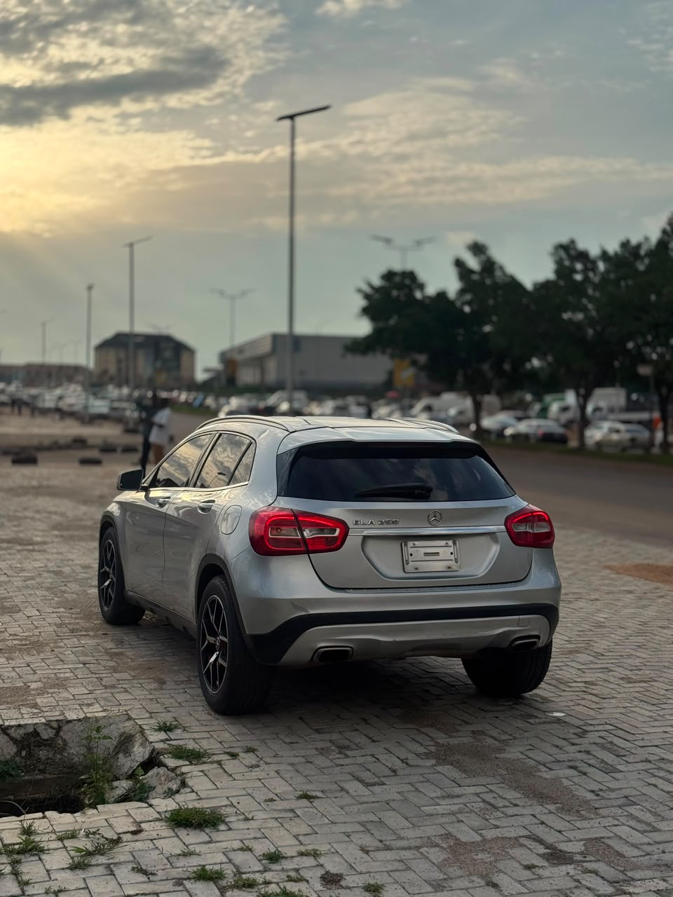 
								MERCEDES-BENZ GLA250 Extremely clean 2016 Model  Original duty ☑️ 🏷️14.5m 📍Abuja full									