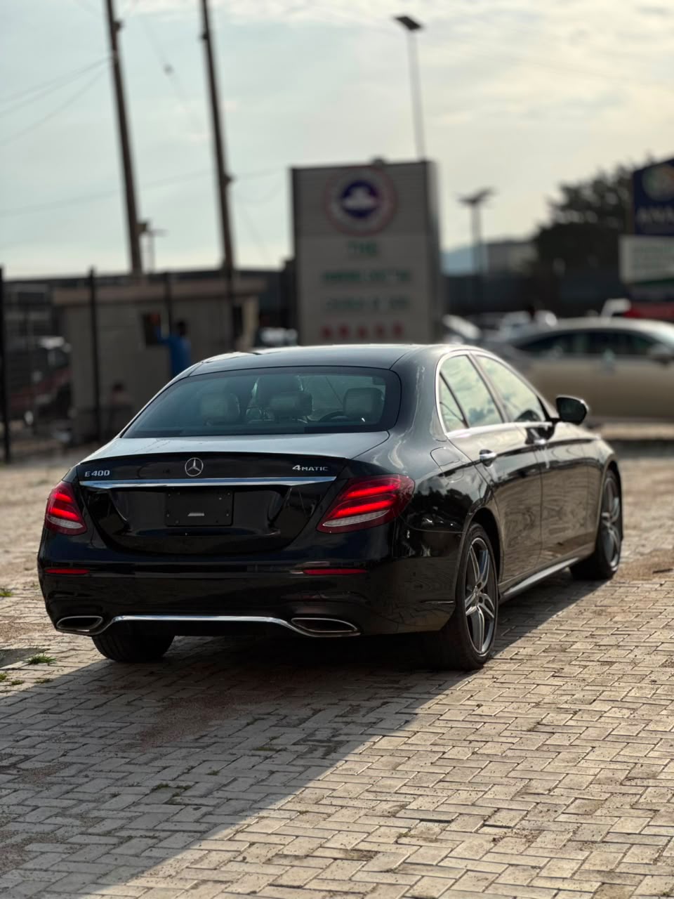 
								MERCEDES-BENZ E400 Foreign used 2018 95k Miles Original duty ☑️ 🏷️39.5m 📍Abuja full									