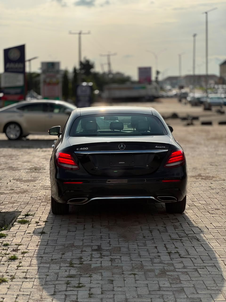 
								MERCEDES-BENZ E400 Foreign used 2018 95k Miles Original duty ☑️ 🏷️39.5m 📍Abuja full									