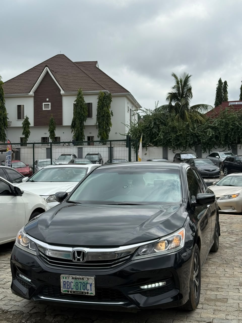 
								MISTAKENLY REGISTERED HONDA ACCORD 2017.  Nothing to fix, everything working perfectly.   BUY AND DRIVE.   💰 10.5 m  📍Abuja  🚨 Hurry before SOLD! full									