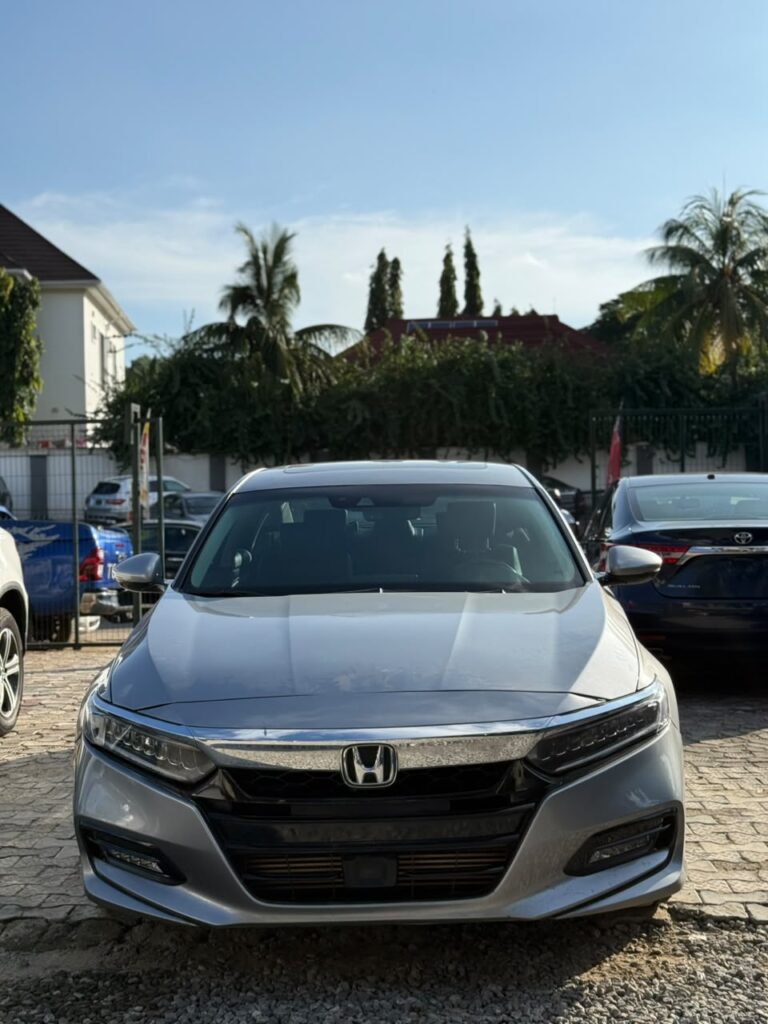 FEW MONTHS USED HONDA ACCORD 2019. 2.0T.  Nothing to fix, everything working perfectly.   BUY AND DRIVE.   💰 17.5 m  📍Abuja  🚨 Hurry before SOLD!