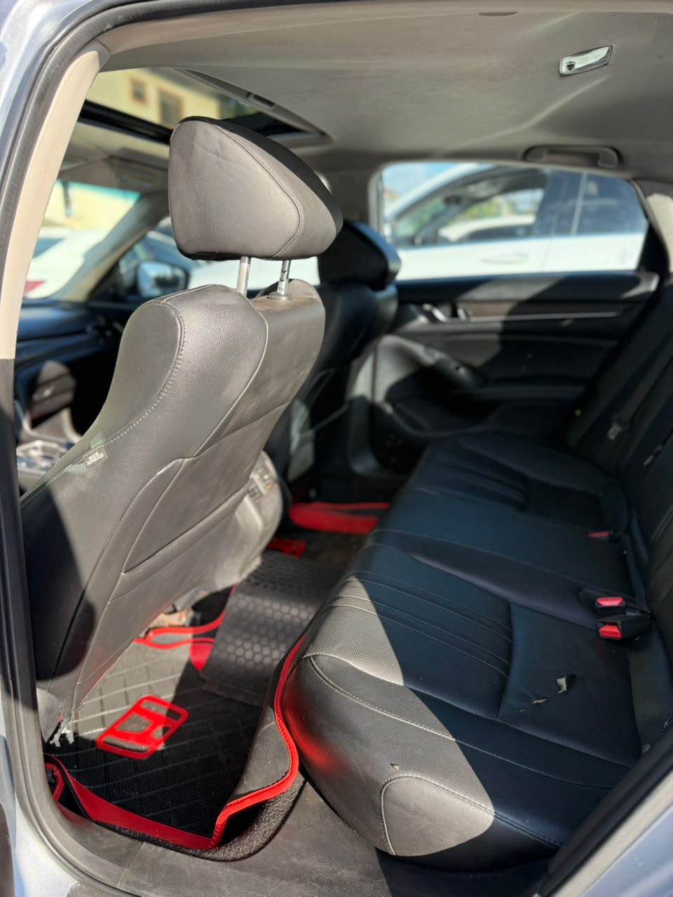 
								FEW MONTHS USED HONDA ACCORD 2019. 2.0T.  Nothing to fix, everything working perfectly.   BUY AND DRIVE.   💰 17.5 m  📍Abuja  🚨 Hurry before SOLD! full									