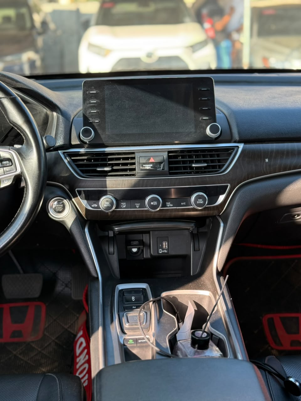 
								FEW MONTHS USED HONDA ACCORD 2019. 2.0T.  Nothing to fix, everything working perfectly.   BUY AND DRIVE.   💰 17.5 m  📍Abuja  🚨 Hurry before SOLD! full									
