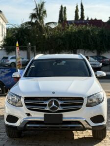 FORIEGN USED MERCEDES BENZ GLC300.   Nothing to fix, everything working perfectly.   BUY AND DRIVE.   💰 23 m  📍Abuja  🚨 Hurry before SOLD!