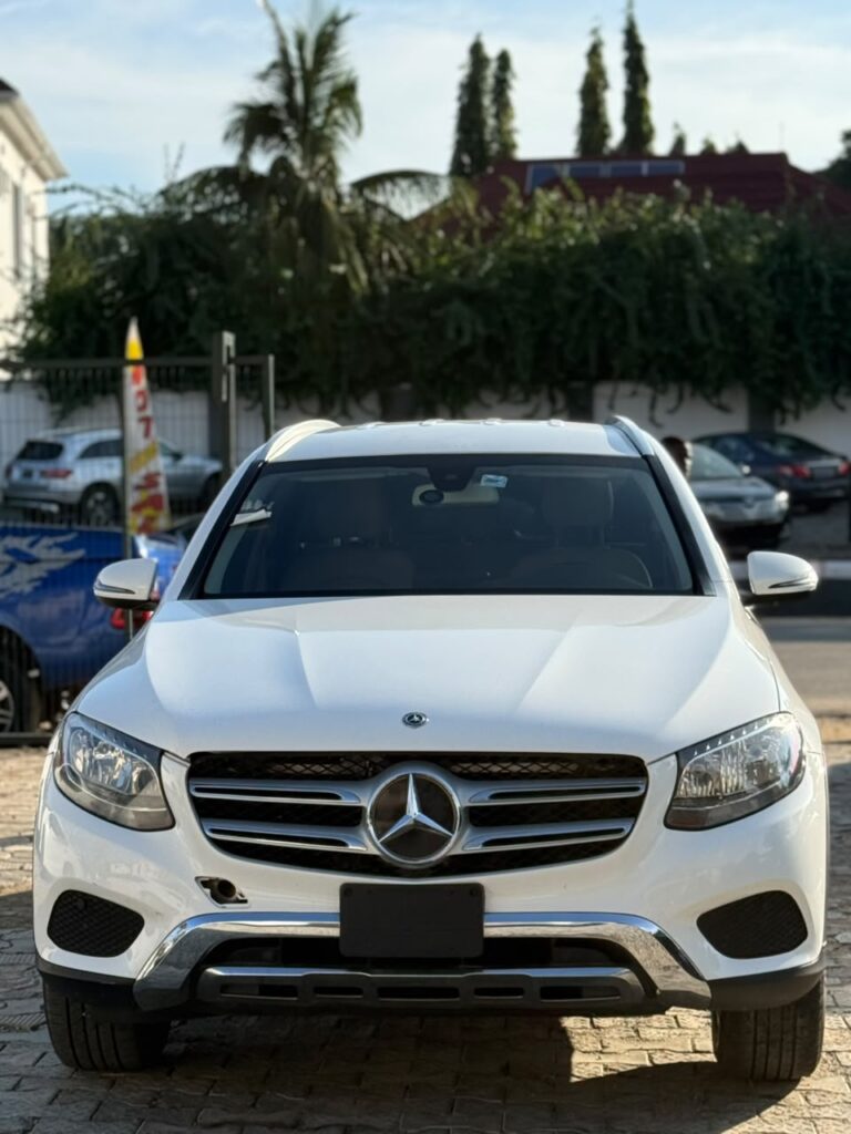 FORIEGN USED MERCEDES BENZ GLC300.   Nothing to fix, everything working perfectly.   BUY AND DRIVE.   💰 23 m  📍Abuja  🚨 Hurry before SOLD!