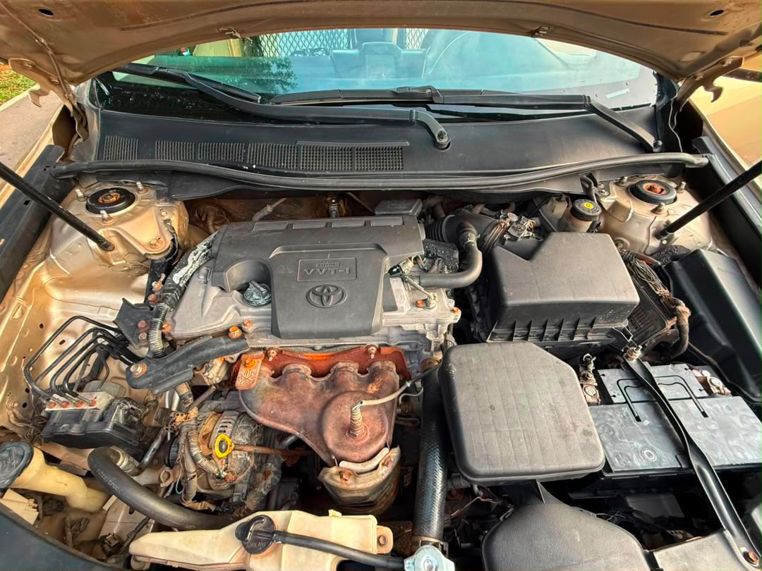 
								NEATLY USED 2013 TOYOTA CAMRY XLE V4 BACK VENT KEYLESS ENTRY UNTAMPERED SYSTEM PROPERLY DOCUMENTED GOING FOR 9.8M ABUJA DEAL full									