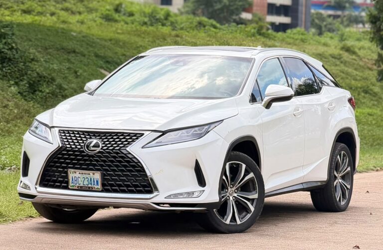 Clean Registered 2018 Lexus RX 350 – Luxury Meets Reliability.   The 2018 Lexus RX 350 is available and ready for its next owner. Clean, well-maintained, and in excellent condition.  PRICE; 34.5M💰   This won’t stay available for long  AbuJa LoKaTioN