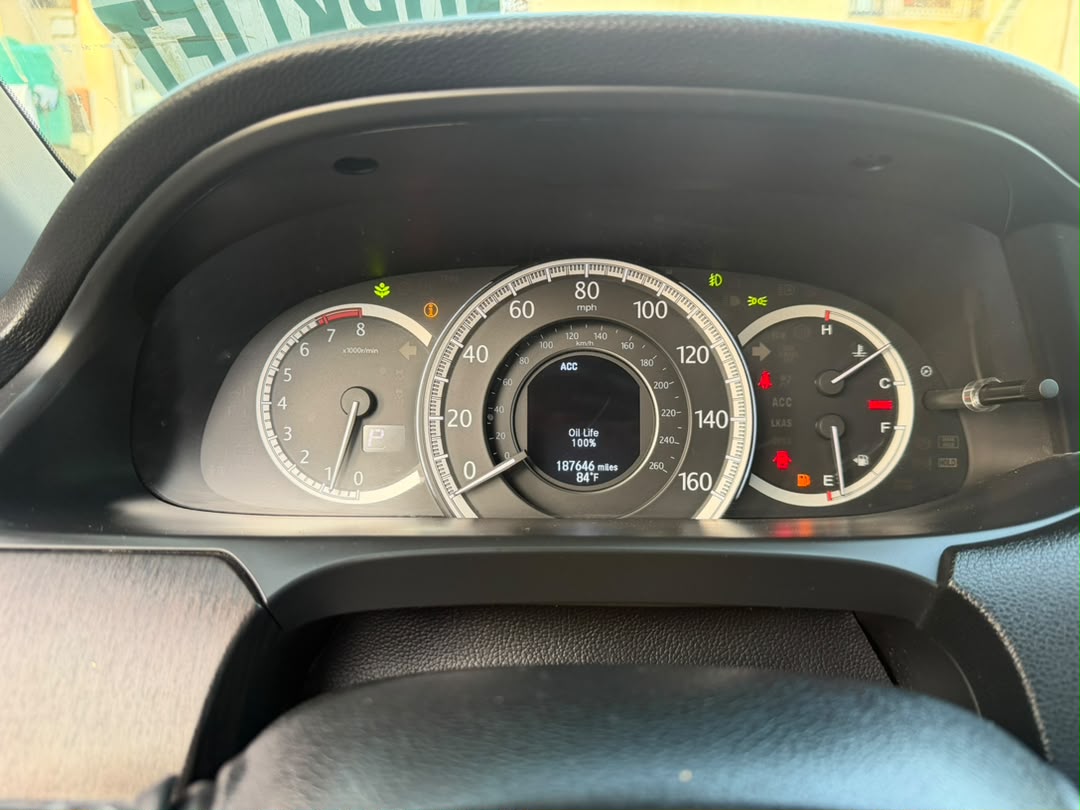 
								CLEAN FOREIGN USED 2016 HONDA ACCORD V6 TOURING  PRICE: 15.5M full									