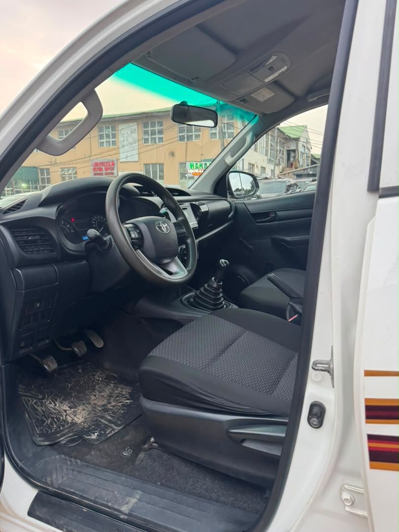 
								Very clean Toyota Hilux 2018 Manual is available price 43 million  Location Abuja full									