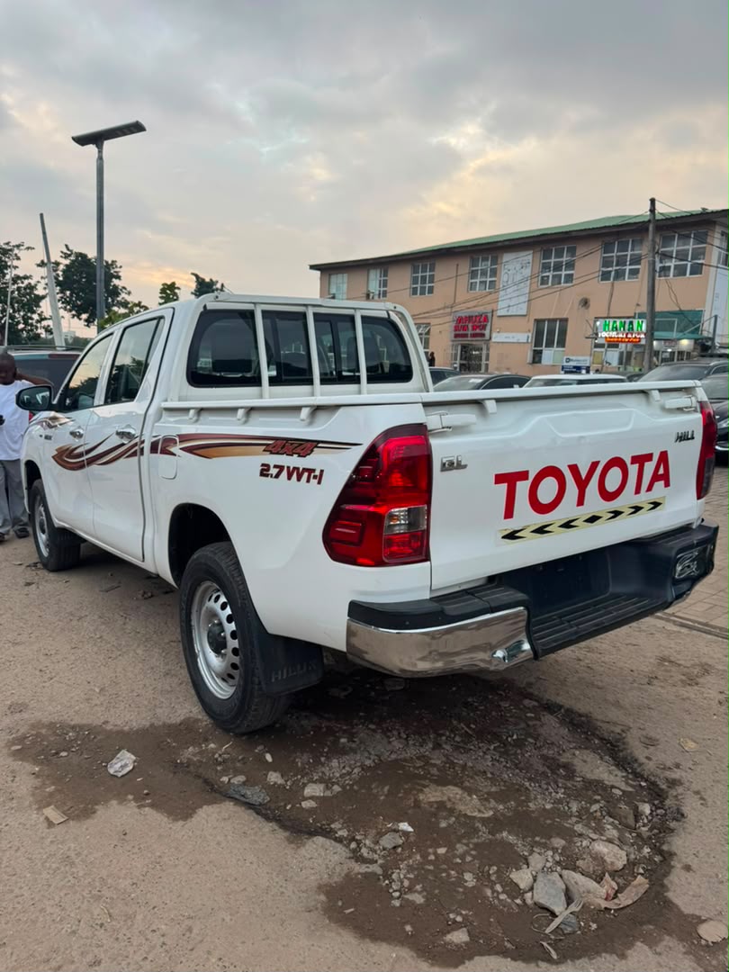 
								Very clean Toyota Hilux 2018 Manual is available price 43 million  Location Abuja full									