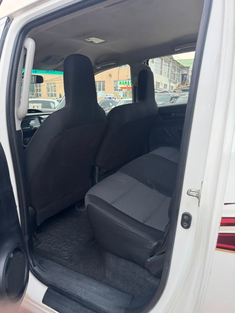 
								Very clean Toyota Hilux 2018 Manual is available price 43 million  Location Abuja full									