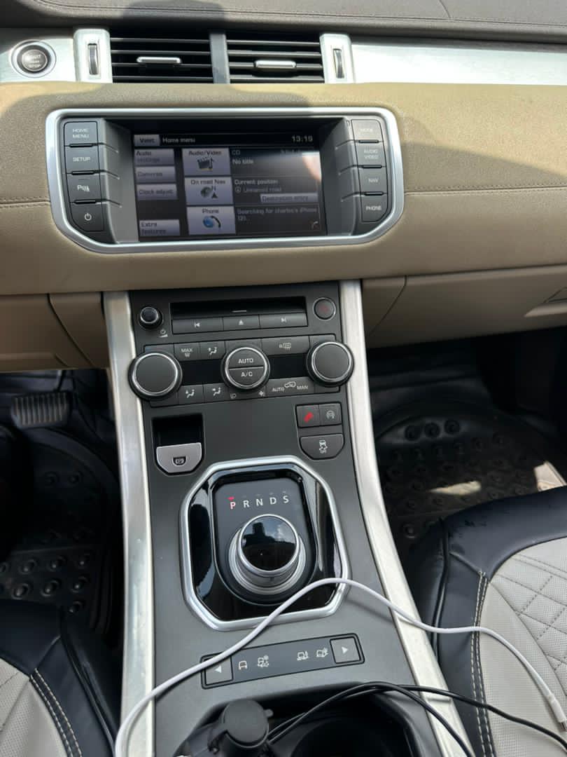 
								2014 RangeRover Evouque Full option with Full duty.  Abuja  12M full									