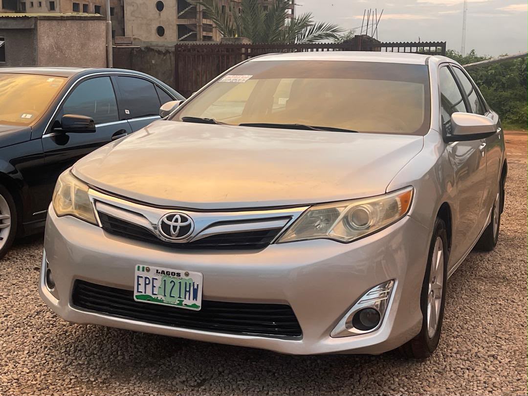 
								Extremely clean used Toyota Camry 2013 for just 9.9m Abuja full									