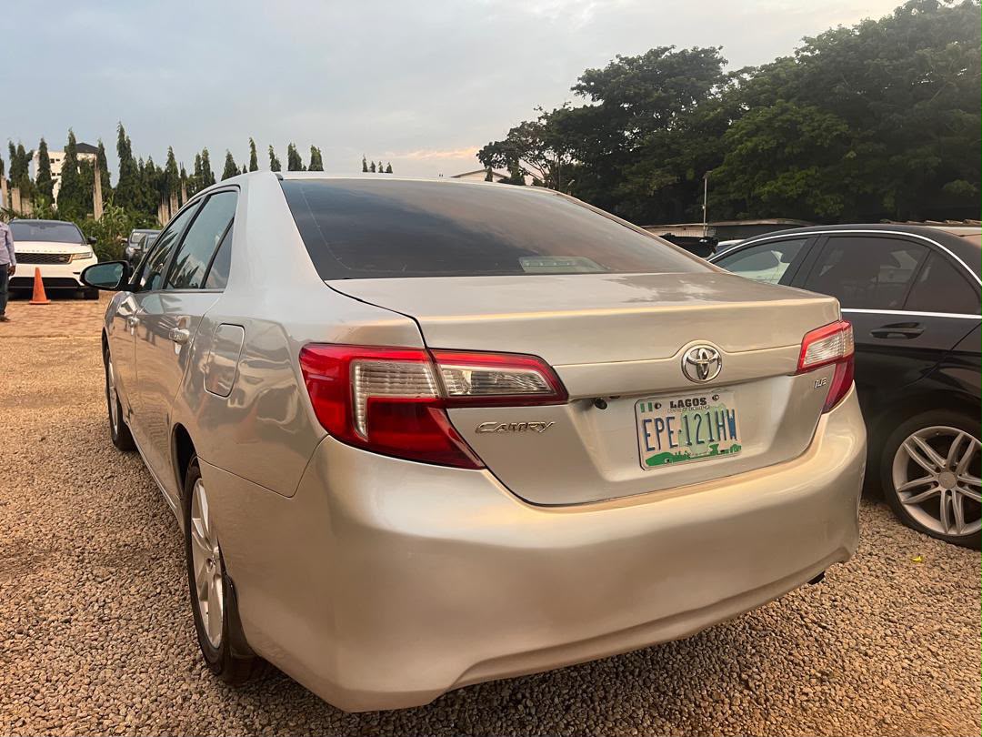 
								Extremely clean used Toyota Camry 2013 for just 9.9m Abuja full									