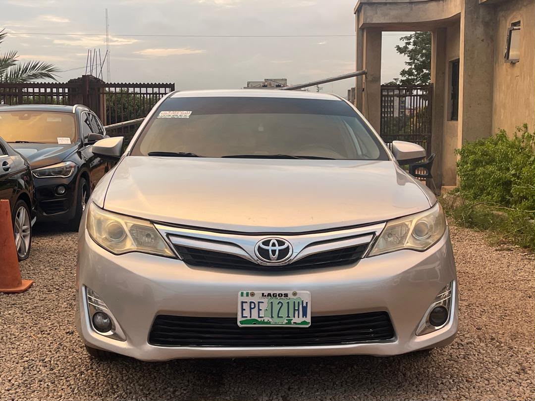 
								Extremely clean used Toyota Camry 2013 for just 9.9m Abuja full									