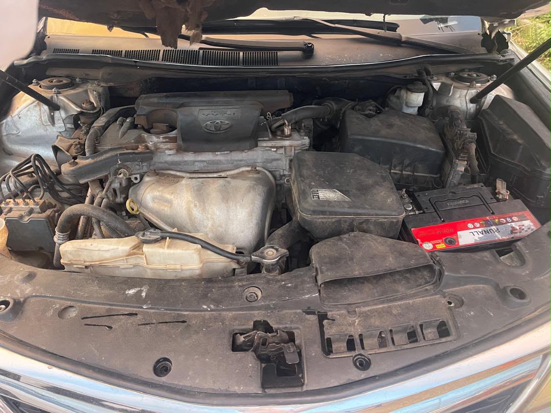 
								Extremely clean used Toyota Camry 2013 for just 9.9m Abuja full									