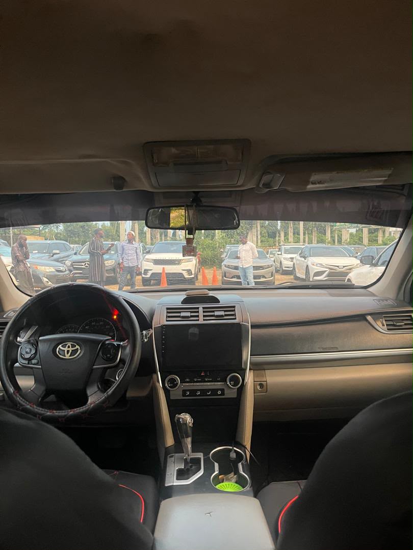 
								Extremely clean used Toyota Camry 2013 for just 9.9m Abuja full									