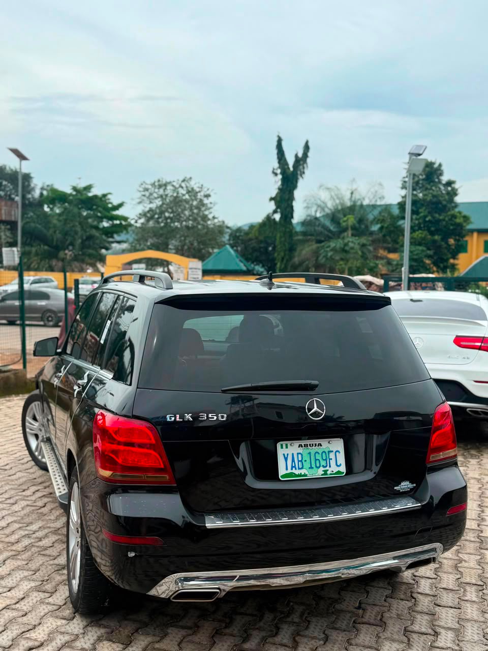 
								Distress  few month  registered full  option Glk350 2014 model keyless entry sunroof reverse camera for 12.5m Abuja full									