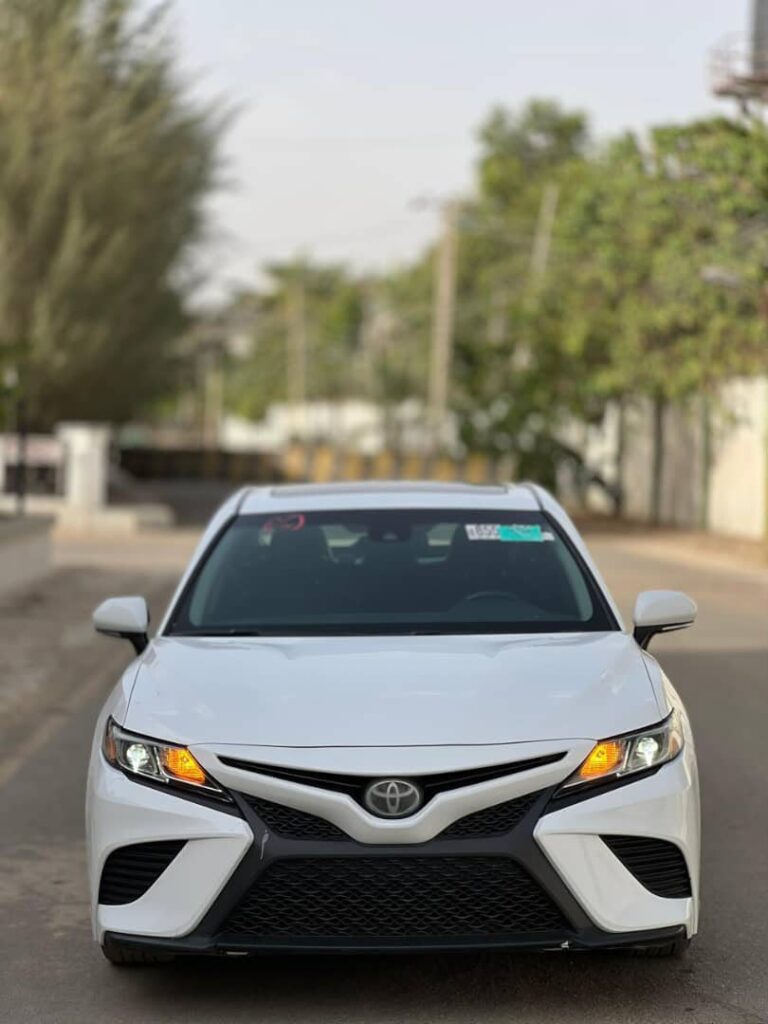 DISTRESS SELL ALERT 🚨   FOREIGN USED TOYOTA CAMRY SE 2018 KEYLESS WIRELESS CHARGER WITH DUTY LOCATION ABUJA PRICE 22M