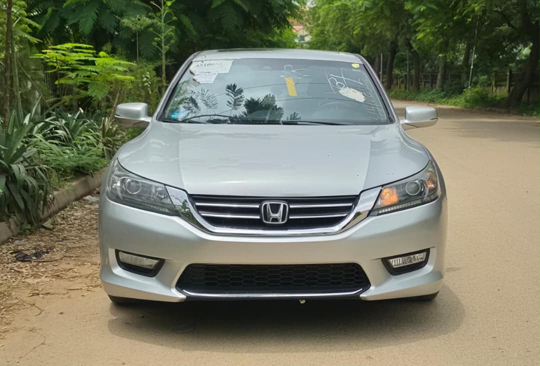 
								Highest Grade Super clean foreign used fullest option 2014 on belt  Honda Accord EXL keyless Double screen with Aug 2026 Duty going for just 13.8m full									