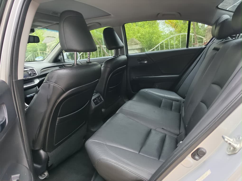 
								Highest Grade Super clean foreign used fullest option 2014 on belt  Honda Accord EXL keyless Double screen with Aug 2026 Duty going for just 13.8m full									