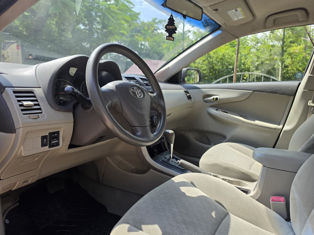 
								Awoof Deal: Extremely clean foreign used Toyota corolla LE 2010 n belt. Accident Free, going for just 9.8m with no single 9ja paint. full									