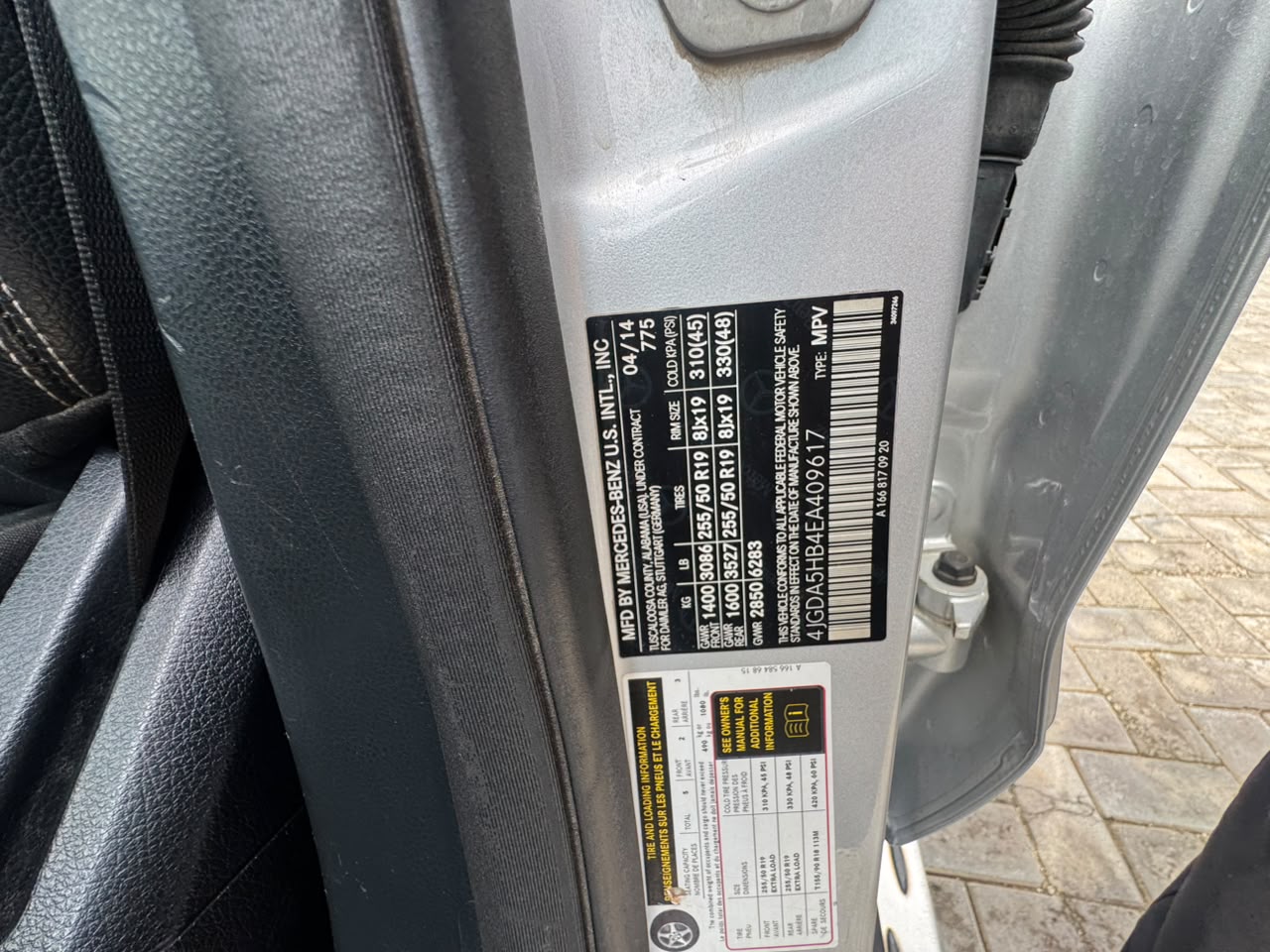 
								First body 2014 ML 350   With Untampered engine and gear  Ac chilling  Only issue is new car battery  Black interior  Going for 15m  Abuja full									