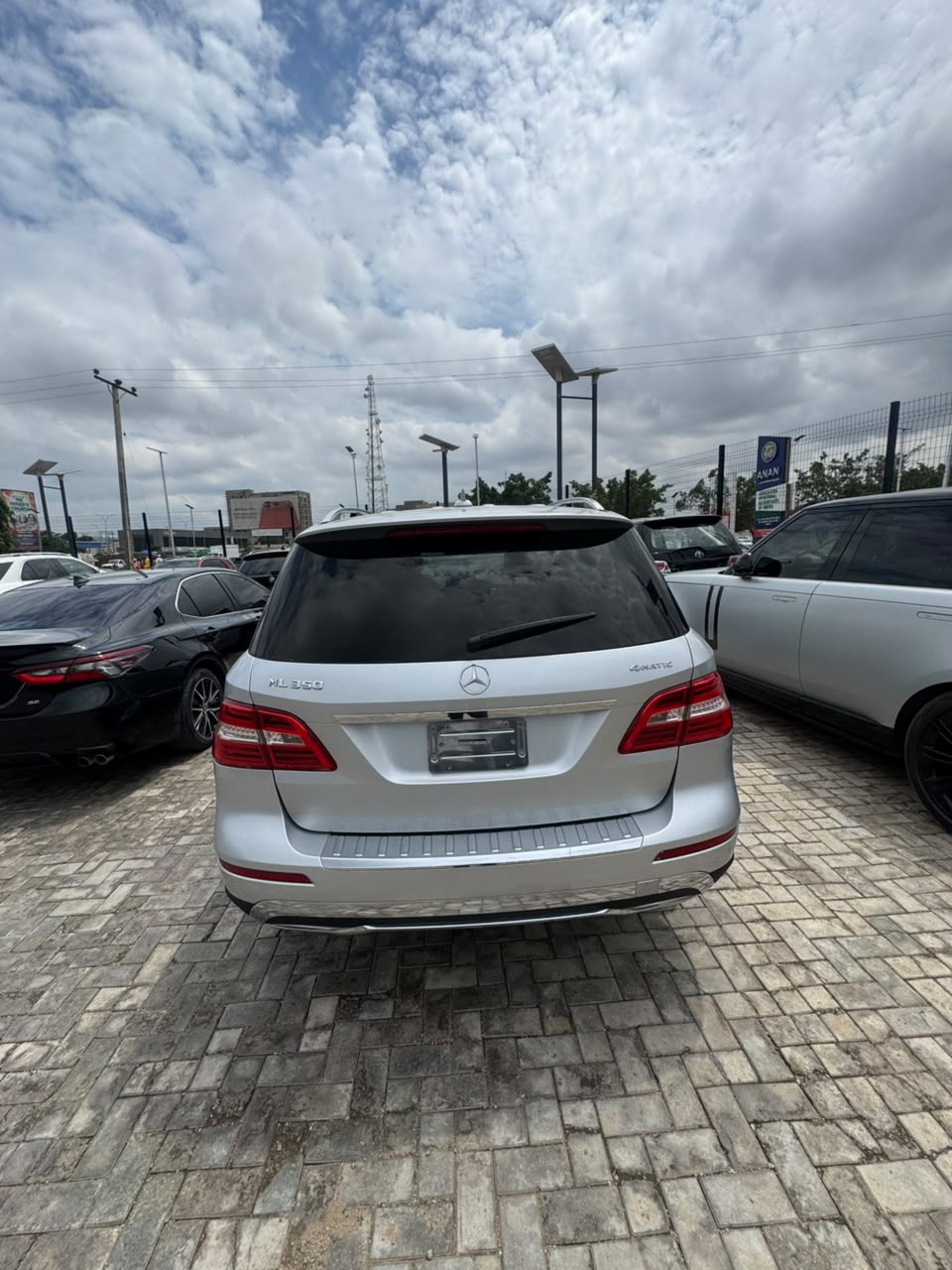 
								First body 2014 ML 350   With Untampered engine and gear  Ac chilling  Only issue is new car battery  Black interior  Going for 15m  Abuja full									