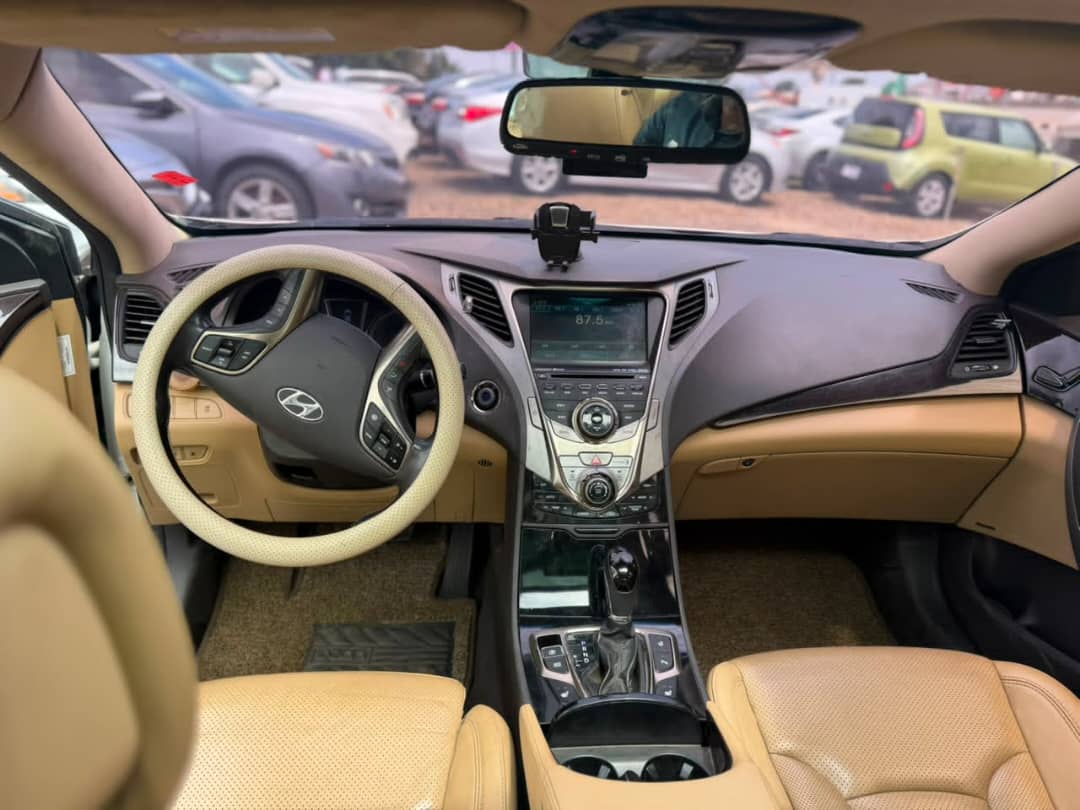
								CRAZY  DISTRESS💥 Direct Belgium 🇧🇪2012 Hyundai Granduer ACCIDENT FREE KEYLESS✅ DOUBLE PANO ✅ MAY 2026 ORIGINAL DUTY Price:10.7m  📍GWARIMPA ABUJA full									