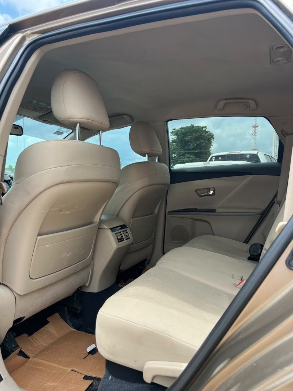 
								Buy this instead of Belgium ‼️ Very sharp 2010 Toyota Venza 4plugs ✅ Keyless ✅ Firstbody ✅ Power booth ✅ Accident free ✅  12.5m full									