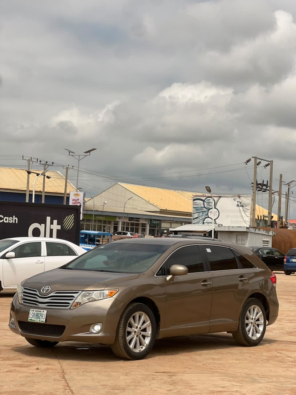 
								Buy this instead of Belgium ‼️ Very sharp 2010 Toyota Venza 4plugs ✅ Keyless ✅ Firstbody ✅ Power booth ✅ Accident free ✅  12.5m full									