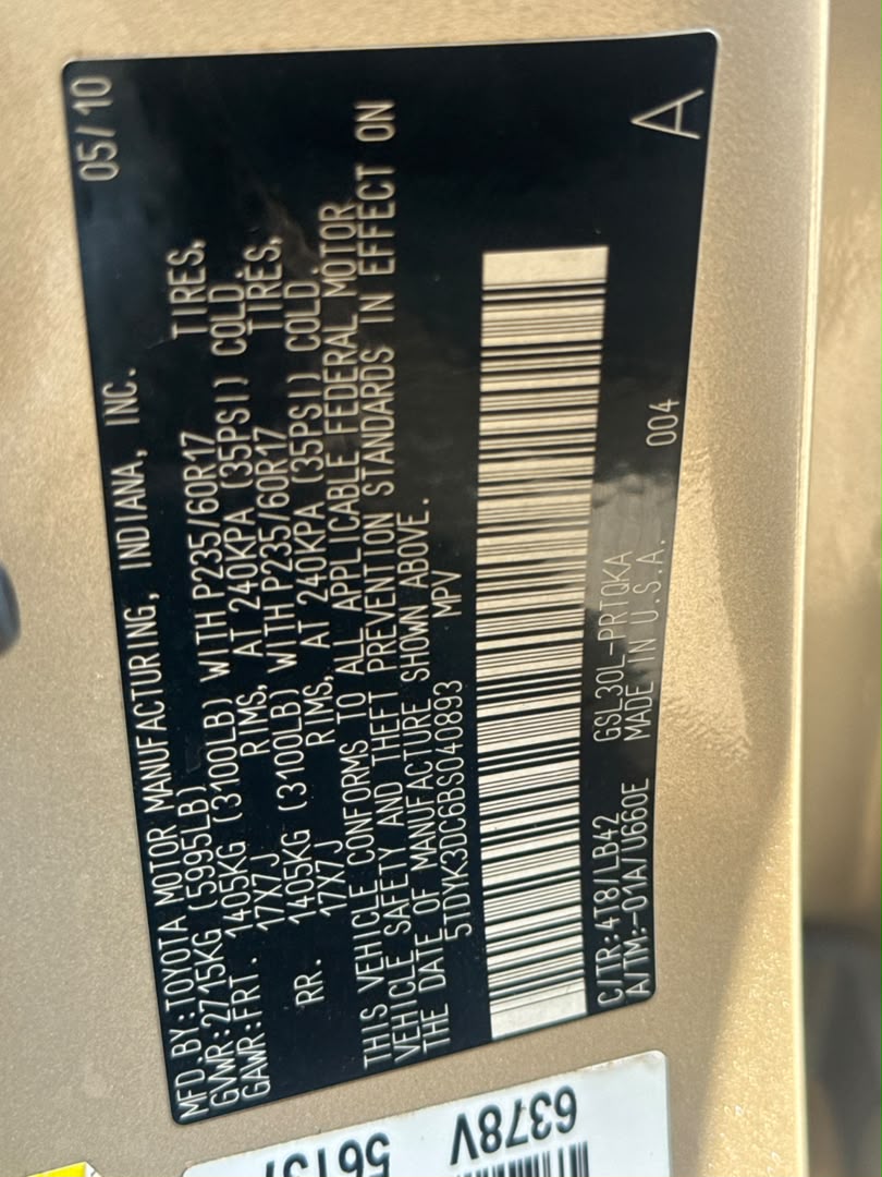 
								Distress Sell Extremely Clean Used Toyota Sienna 2010 for just 11.5m Abuja full									